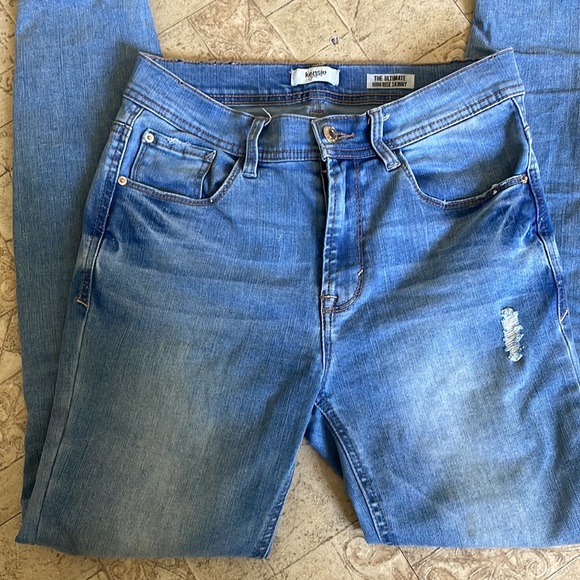 Kenzie High Rise Skinny Jeans fbdrm - Picture 3 of 5